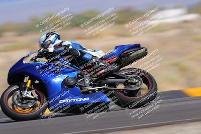 media/Oct-08-2022-SoCal Trackdays (Sat) [[1fc3beec89]]/Turn 16 (125pm)/